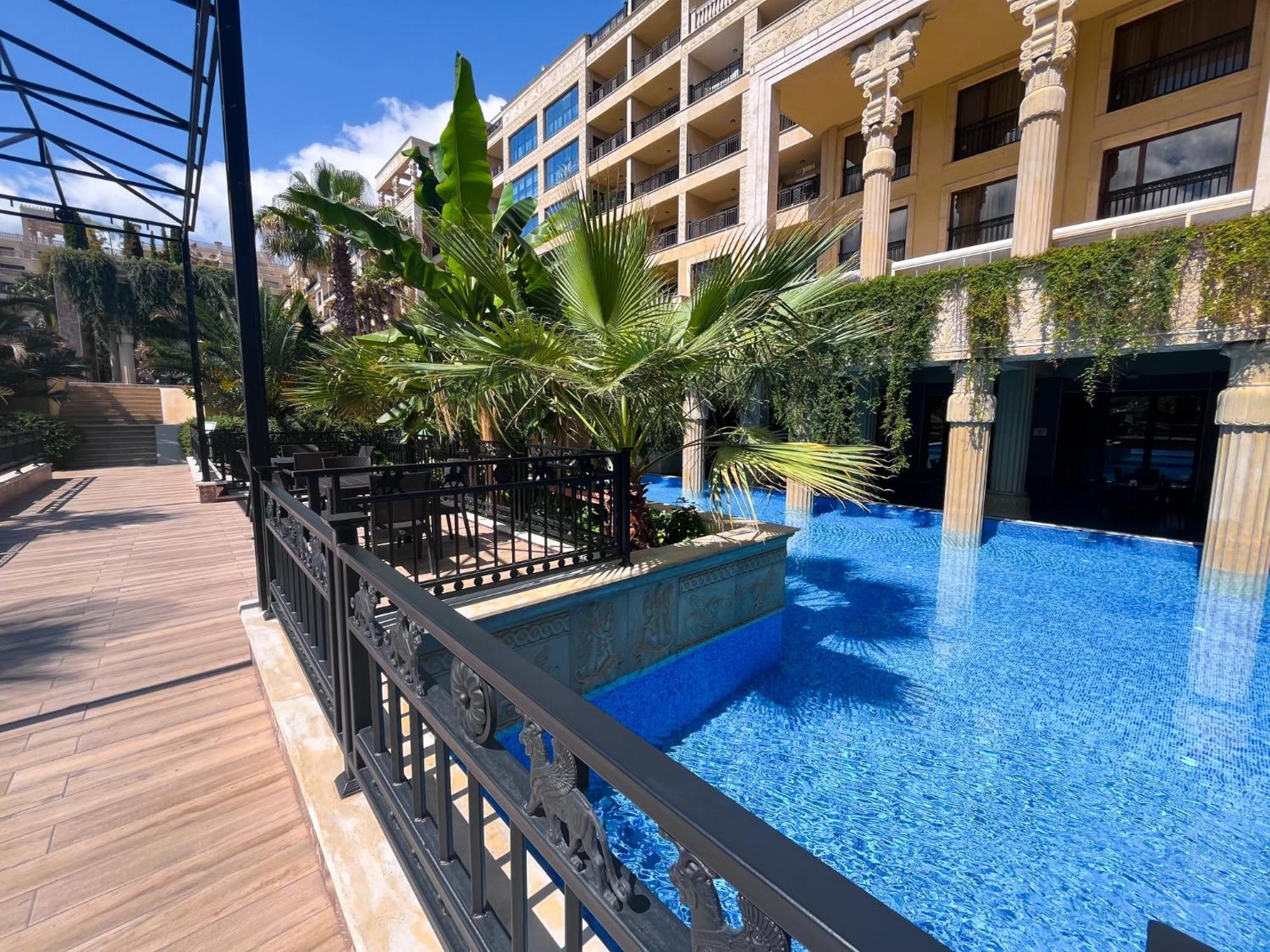 Sea View Golden Line Apartment *